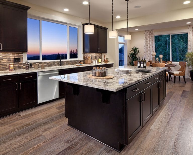 Full Granite Backsplash VS Tile Backsplash Guide for Tampa Residents