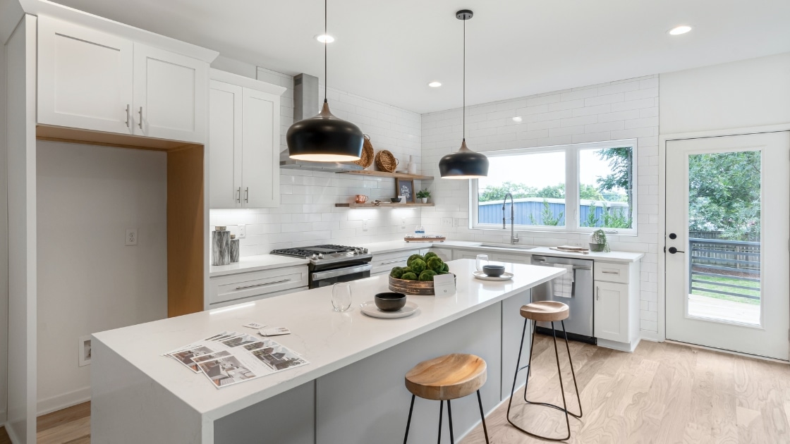 Achieve a Modern Look with White Quartz Countertops in Tampa, FL