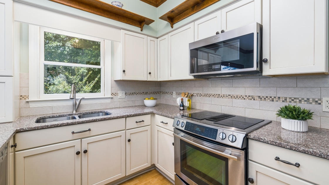 Add the Wow Factor to Your Kitchen with Granite Kitchen Countertops in